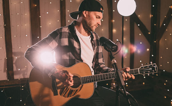 Tim Hackford Singer Suffolk at The Crown at Woodbridge this Christmas